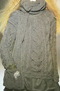 Suéter con bufanda